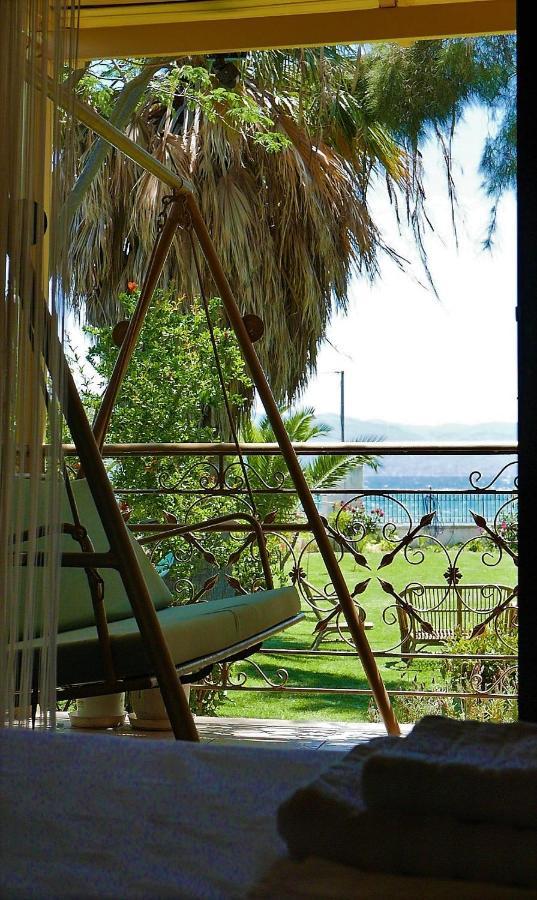 Amarynthos Beachfront Vacation House With Garden Vatheia Buitenkant foto